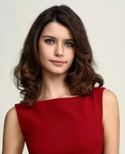 Beren Saat Kimdir?