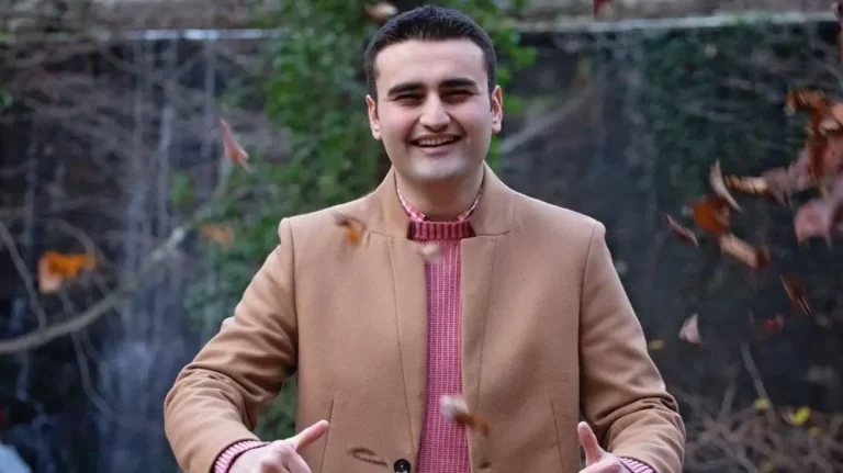 CZN Burak Kimdir?