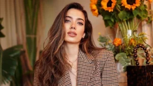 Rachel Araz Kimdir?