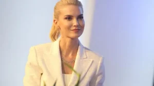 Pelin Çift Kimdir?