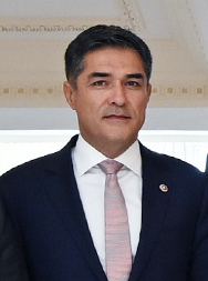 Buğra Kavuncu Kimdir?