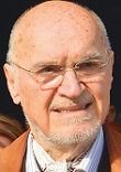 Hıncal Uluç Kimdir?