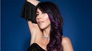 Hande Yener Kimdir?