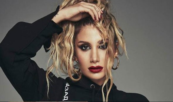 İrem Derici Kimdir?
