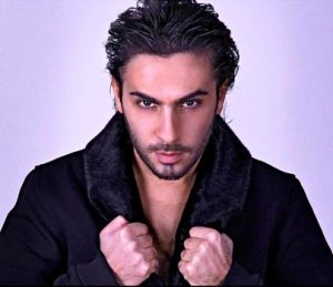 İsmail YK Kimdir?