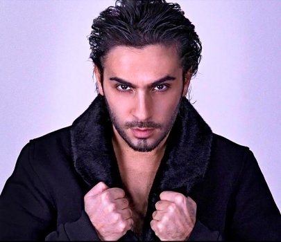 İsmail YK Kimdir?