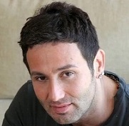 Metin Arolat Kimdir?