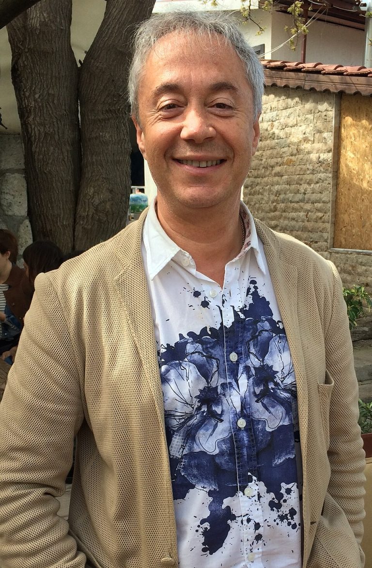 Metin Uca Kimdir?