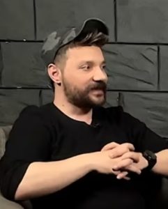 Oğuzhan Uğur Kimdir?
